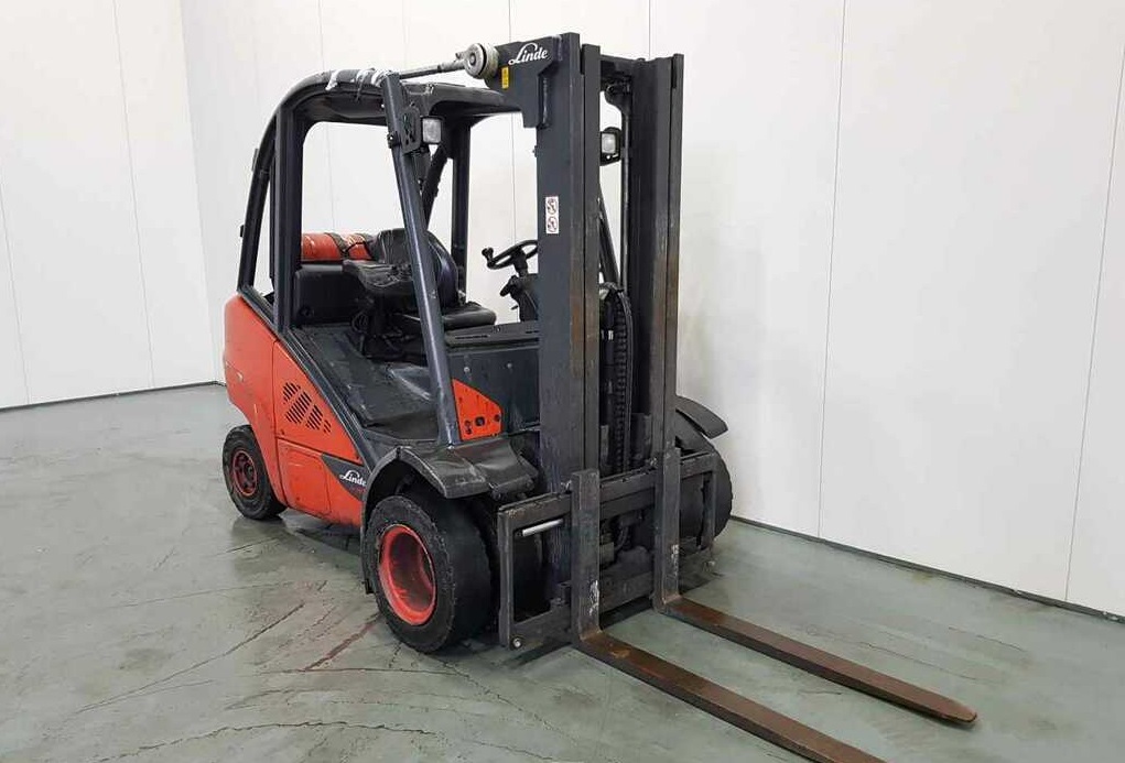 Linde Treibgasstapler H30T-02